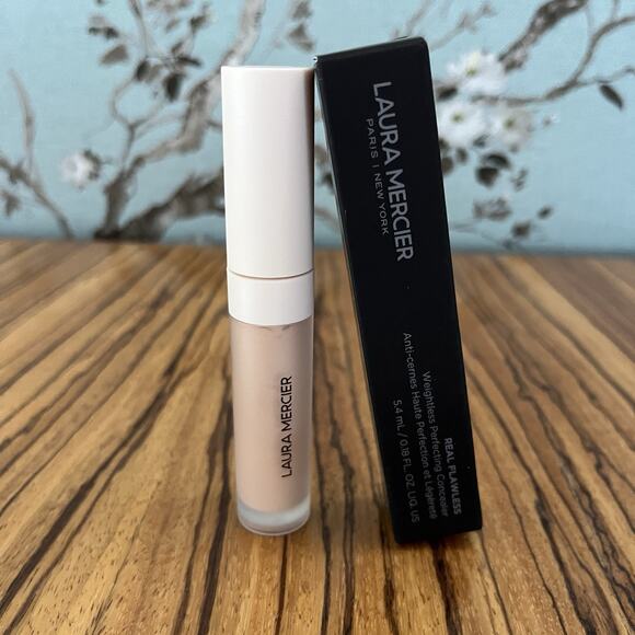Laura Mercier Real Flawless Weightless Perfecting Concealer 2C2 5.4ml - Picture 1 of 4